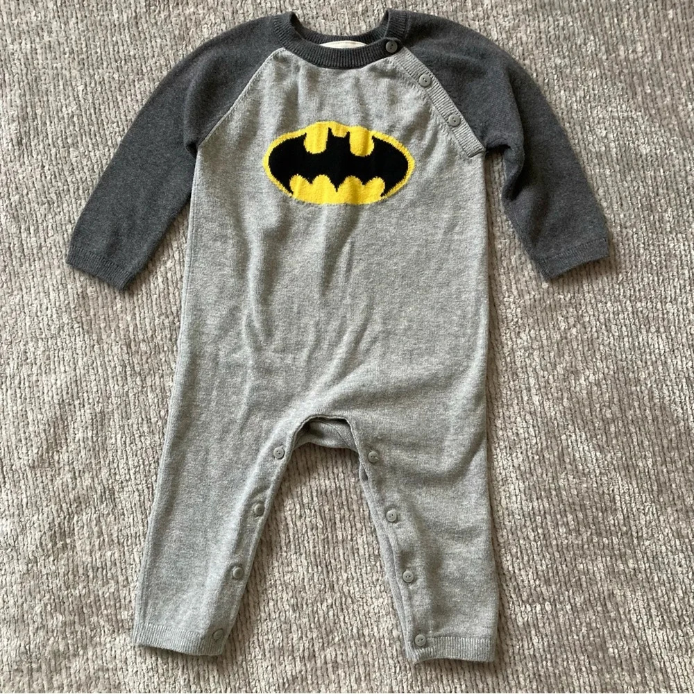 GAP Batman Logo Knit Romper‎ One-Piece Baby Gray Yellow 6–12M